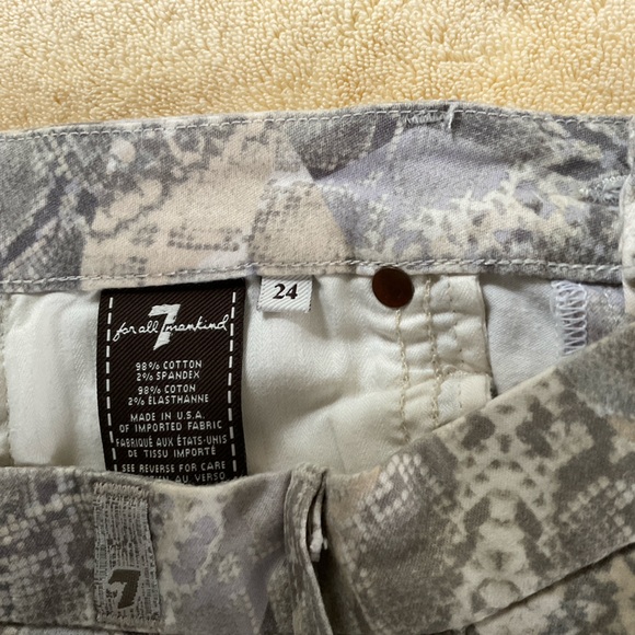 7 FOR ALL MANKIND snake/python print jeans - Picture 14 of 16